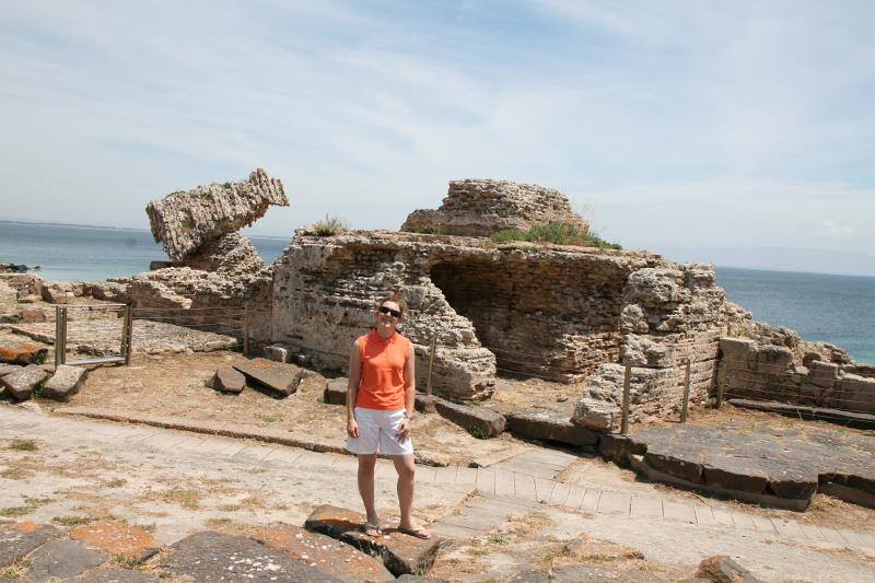Sardinien2009_0039.JPG - Die Ruinen der antiken Stadt Tharros auf der Halbinsel Sinis bei Oristano.