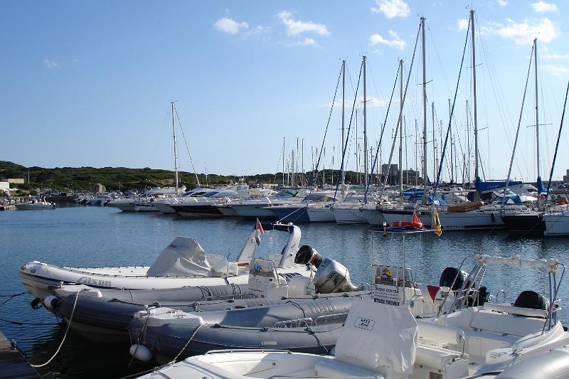 Sardinien2009_0148.JPG - Im Hafen von Villasimius.